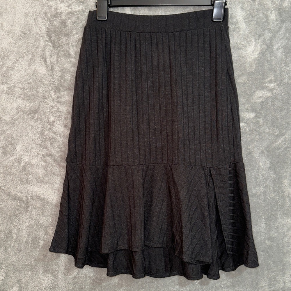 Chaser Flounce Tiered Midi Skirt S Black Ruffle Hem Front Slit Ribbed NWT